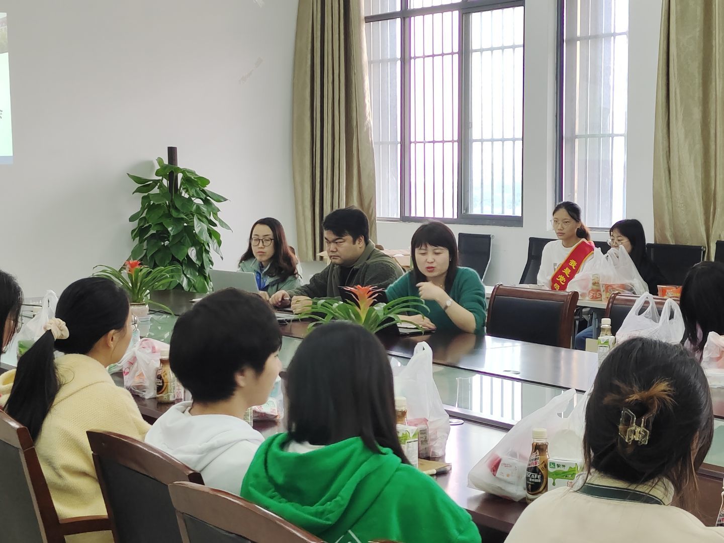 图为胡叶婷副院长讲话.jpg