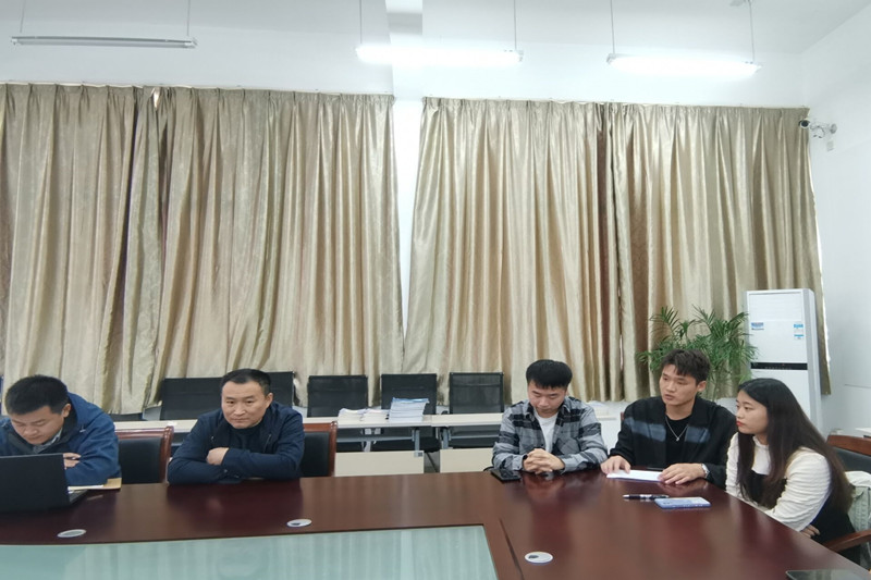 图为学生代表发言.jpg