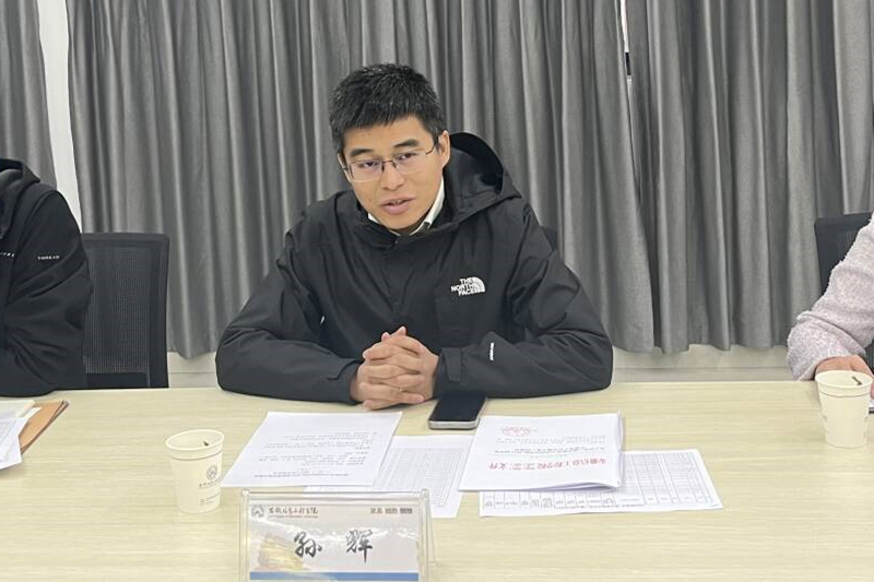 图为孙辉做工作要求.jpg