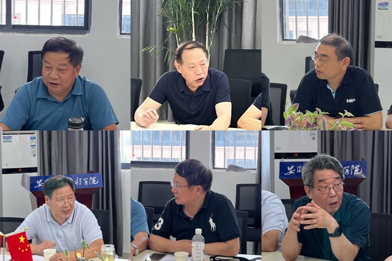 图为现场交流.jpg