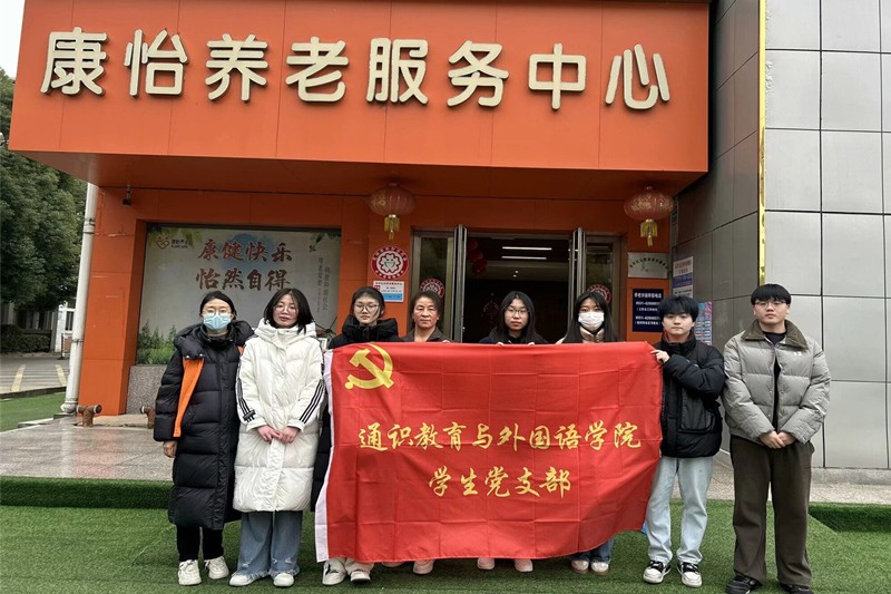 图3活动合影.jpg
