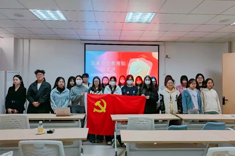 图为宣讲活动合影.jpg
