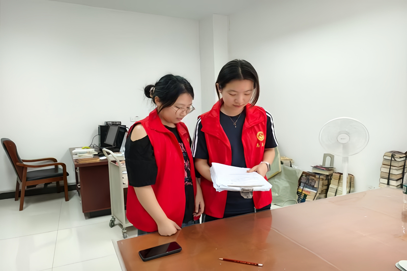 团队成员一起做阅读分享.jpg