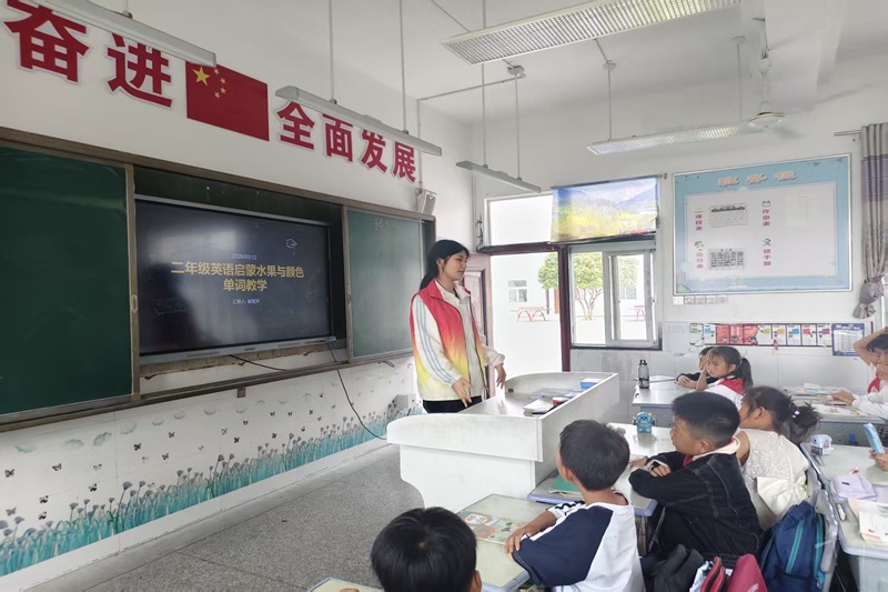 （图为 志愿者上课过程）.jpg