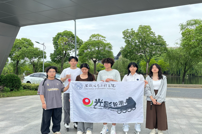 图为比赛合影.png