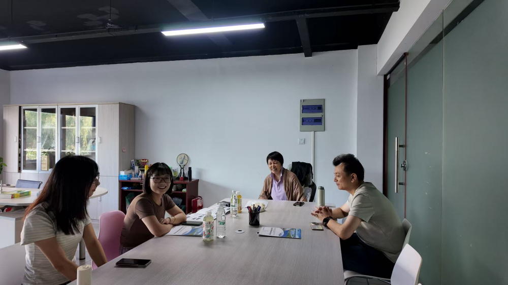 图为暑期看望实习生_副本.png