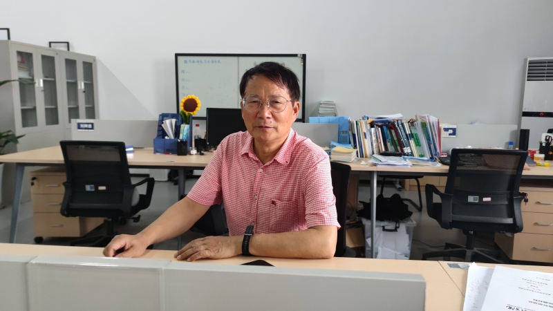 图为团队负责人张明望教授.jpg