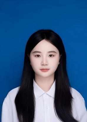 周琴证件照(1).jpg