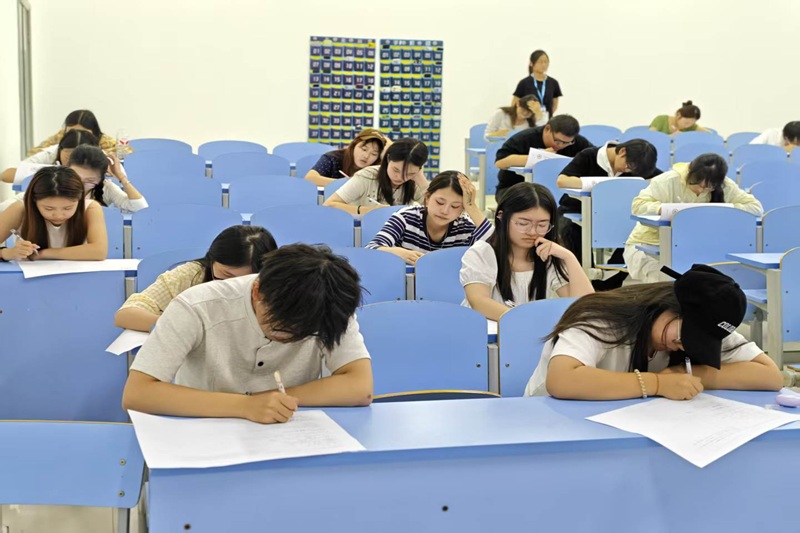 图为 招新笔试现场.jpg