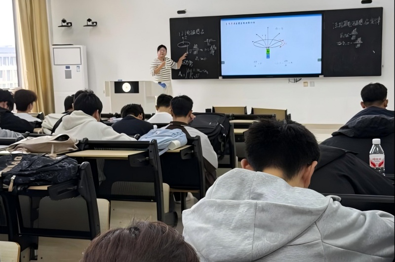图为刘举老师公开课现场_副本.jpg