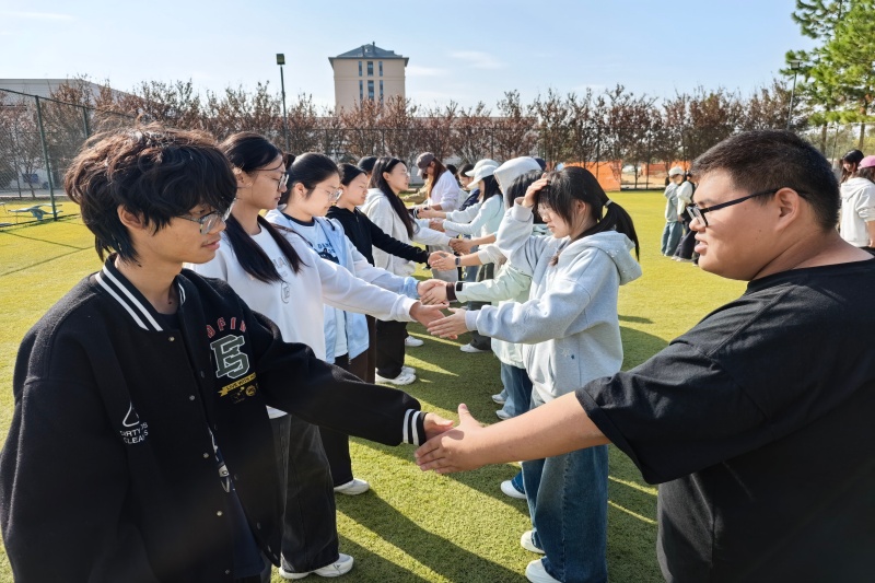 图为破冰游戏活动现场.jpg