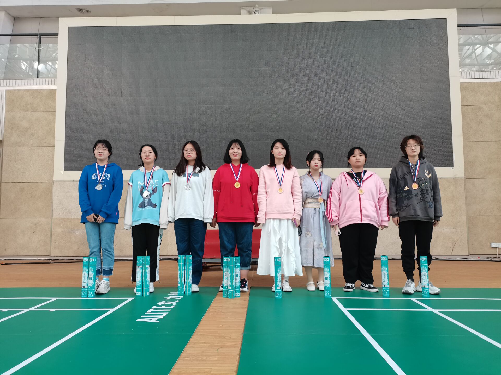 图为女子八强选手合影.jpg 图为女子八强选手合影.jpg