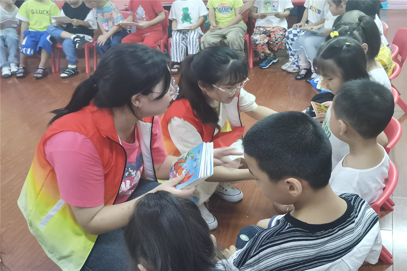 拼图活动进行中.jpg 拼图活动进行中.jpg