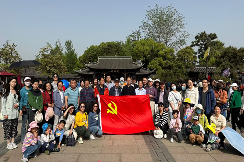 扬州团建合影_副本(尺寸已调).jpg 扬州团建合影_副本(尺寸已调).jpg